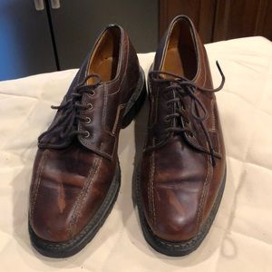 Men’s leather lace up dress or casual shoes